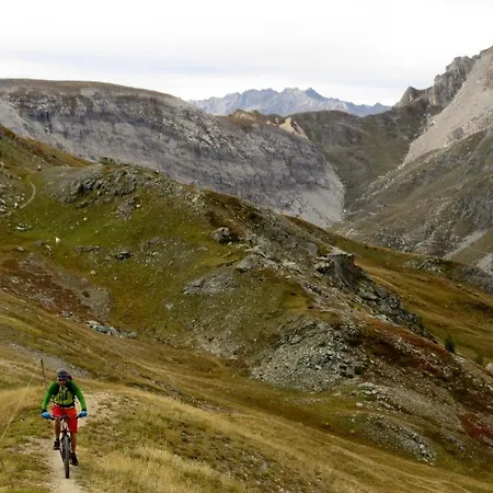 Σαλέ Civico 12 *